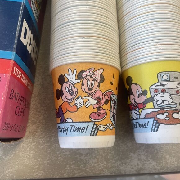 Vintage 1991 Disney Mickey Mouse Dixie Cups 3oz Bathroom Dispenser Size 183 Cups - Picture 8 of 11